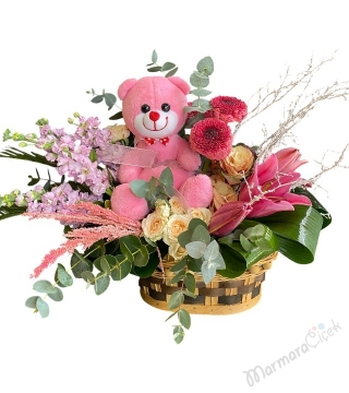 Kız Bebek Tebrik Çiçeği 