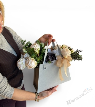 Krem & Gri Tonlarda Yapay Çiçekli Çanta