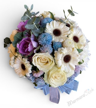 Kutuda Beyaz & Pastel Çiçek 