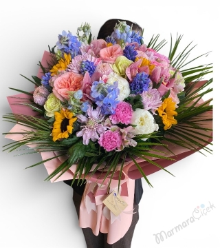 Lüks Mevsim Çiçekleri Buketi