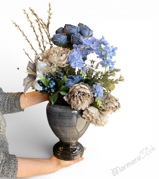 Mavi Tonlarda Vazoda Yapay Çiçek