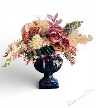 Pastel Tonlarda Siyah Vazo Yapay Çiçek Aranjmanı