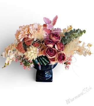 Pastel Tonlarda Siyah Vazo Yapay Çiçek Aranjmanı