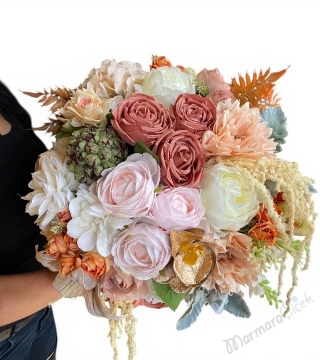 Pudra Tonlarda Lüks Yapay Çiçek Aranjmanı