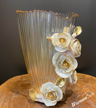 Royal Krem Çiçekli Vazo