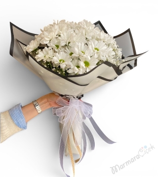 Saf Zarafet Beyaz Papatya Buketi