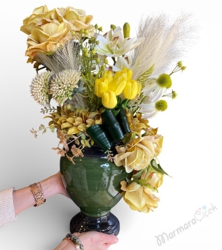 Sarı & Krem Tonlarda Yapay Aranjman 