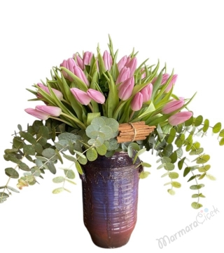 Vazoda Pembe Laleler