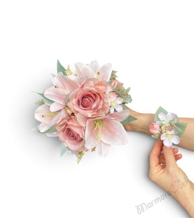 Pudra Pembe Gül ve Lilyum Yapay Gelin Buketi ve Yaka Çiçeği Seti