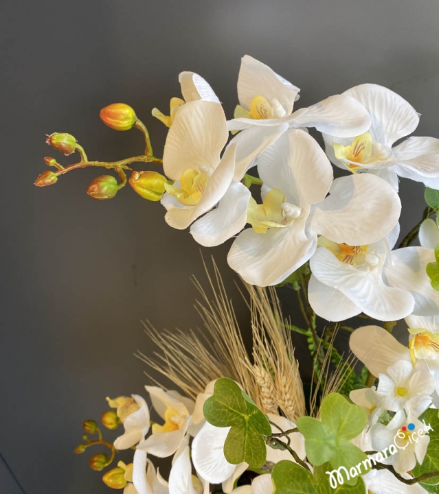 Yapay Orkideli Tasarım