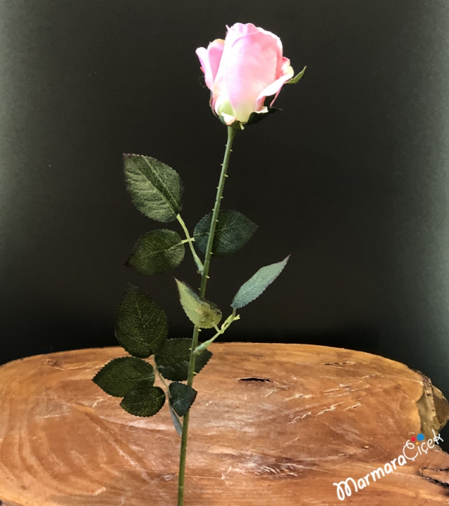 Yapay Pembe Tek Gül